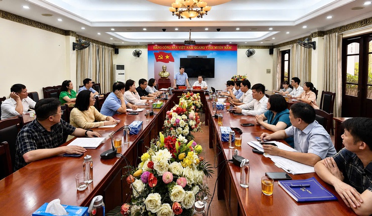 SỞ VĂN HÓA VÀ THỂ THAO HÀ NỘI LÀM VIỆC VỚI PHƯỜNG VĂN MIẾU - QUỐC TỬ GIÁM VỀ PHÁT TRIỂN CÔNG NGHIỆP VĂN HÓA- Ảnh 1.