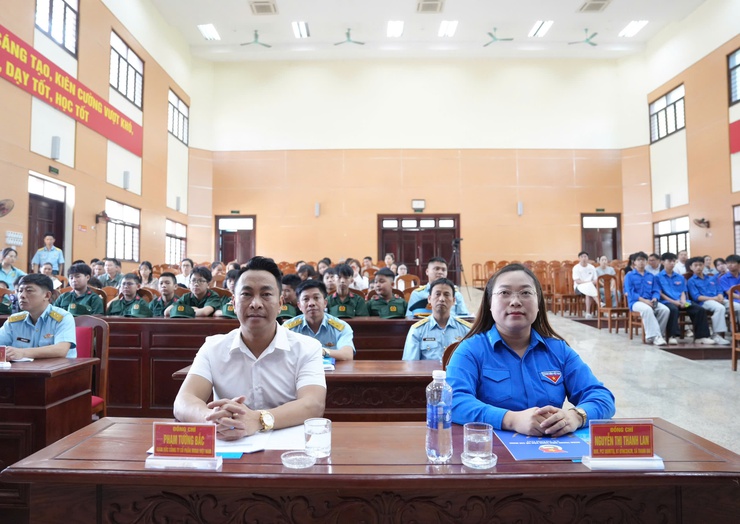 KHAI MẠC CHƯƠNG TRÌNH "HỌC KỲ TRONG QUÂN ĐỘI" NĂM 2026 – RÈN LUYỆN BẢN LĨNH, TRƯỞNG THÀNH TRONG KỶ LUẬT- Ảnh 4.