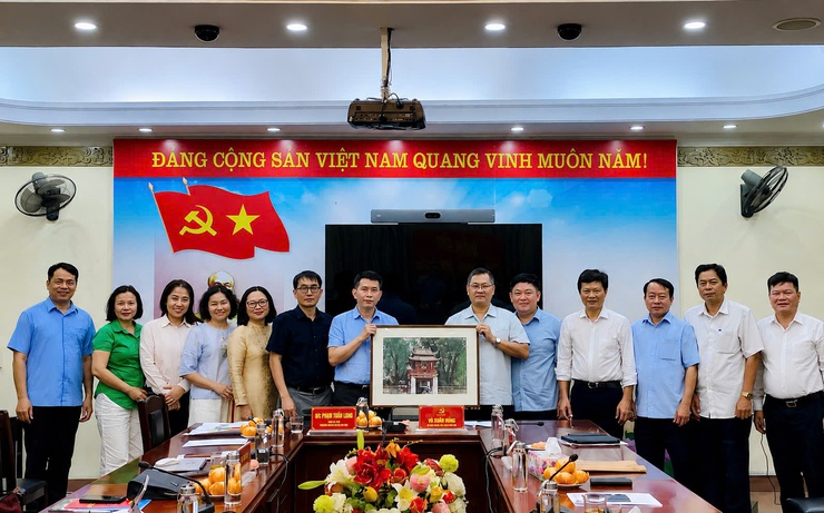 SỞ VĂN HÓA VÀ THỂ THAO HÀ NỘI LÀM VIỆC VỚI PHƯỜNG VĂN MIẾU - QUỐC TỬ GIÁM VỀ PHÁT TRIỂN CÔNG NGHIỆP VĂN HÓA- Ảnh 2.