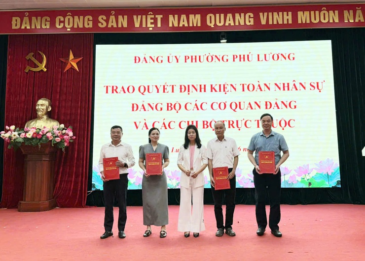 Phường Phú Lương tổ chức Lễ chào cờ tháng 6/2026, ủng hộ quỹ Đền ơn đáp nghĩa 2026- Ảnh 4.