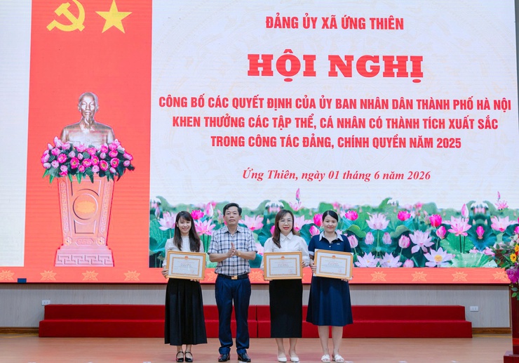 LỄ CHÀO CỜ VÀ SINH HOẠT CHÍNH TRỊ DƯỚI CỜ THÁNG 6/2026 QUYẾT LIỆT ĐỔI MỚI, NÂNG CAO HIỆU QUẢ THỰC THI NHIỆM VỤ- Ảnh 2.