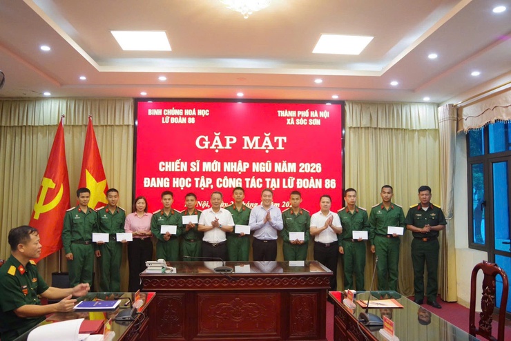 BAN THƯỜNG VỤ ĐẢNG ỦY XÃ SÓC SƠN THĂM, ĐỘNG VIÊN CHIẾN SĨ MỚI TẠI LỮ ĐOÀN 86- Ảnh 4.
