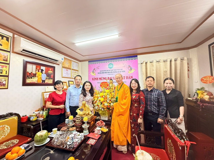 Phường Hai Bà Trưng: Tổ chức thăm và tặng quà các cơ sở tôn giáo nhân dịp Đại lễ Phật đản 2570 - dương lịch 2026.- Ảnh 10.