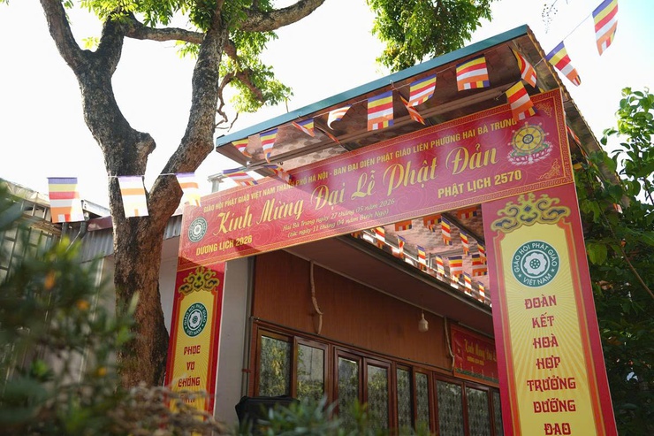 Phường Hai Bà Trưng: Tổ chức thăm và tặng quà các cơ sở tôn giáo nhân dịp Đại lễ Phật đản 2570 - dương lịch 2026.- Ảnh 2.
