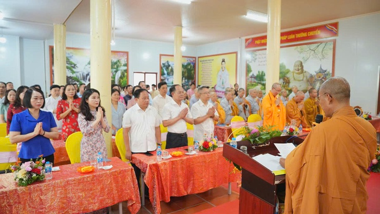 Phường Hai Bà Trưng: Tổ chức thăm và tặng quà các cơ sở tôn giáo nhân dịp Đại lễ Phật đản 2570 - dương lịch 2026.- Ảnh 3.
