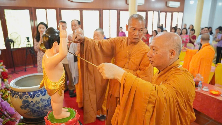 Phường Hai Bà Trưng: Tổ chức thăm và tặng quà các cơ sở tôn giáo nhân dịp Đại lễ Phật đản 2570 - dương lịch 2026.- Ảnh 8.