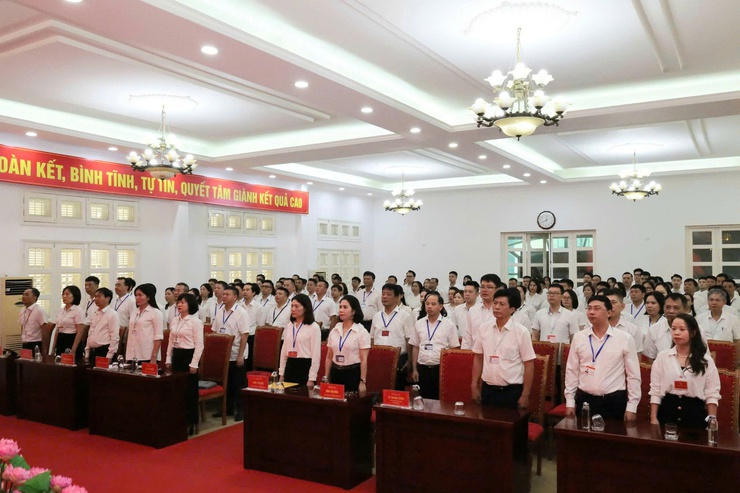 LỄ SINH HOẠT DƯỚI CỜ THÁNG 6 CƠ QUAN ĐẢNG ỦY VÀ CƠ QUAN HĐND-UBND PHƯỜNG BỒ ĐỀ. - Ảnh 1.