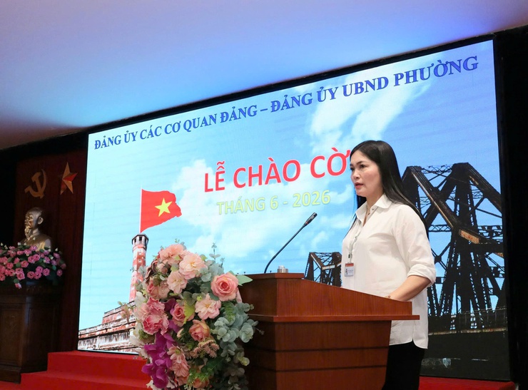 LỄ SINH HOẠT DƯỚI CỜ THÁNG 6 CƠ QUAN ĐẢNG ỦY VÀ CƠ QUAN HĐND-UBND PHƯỜNG BỒ ĐỀ. - Ảnh 2.