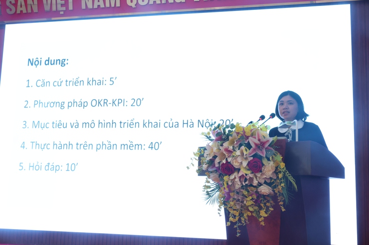 Xã Hòa Phú tổ chức hội nghị tập huấn sử dụng Hệ thống quản trị thực thi nhiệm vụ và đánh giá cán bộ gắn với đo lường hiệu suất công việc (OKR/KPI)- Ảnh 4.