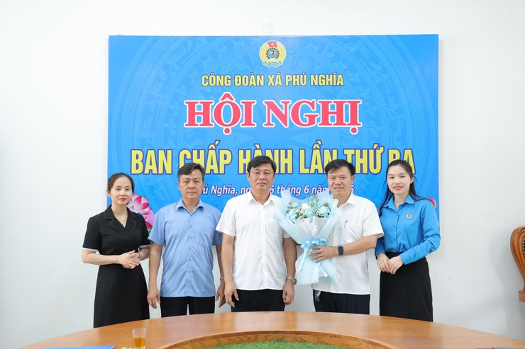 Ban chấp hành Công đoàn xã Phú Nghĩa tổ chức Hội nghị bầu bổ sung ủy viên Ban chấp hành, Ban thường vụ và bầu chức danh Chủ tịch Công đoàn xã nhiệm kỳ 2025–2030- Ảnh 1.