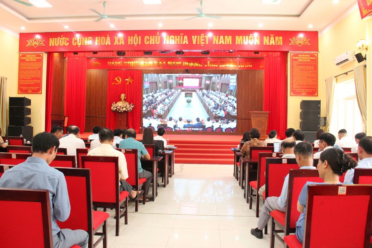 Xã Hòa Lạc dự Hội nghị Thành phố sơ kết 1 năm vận hành chính quyền địa phương hai cấp tại điểm cầu địa phương- Ảnh 2.