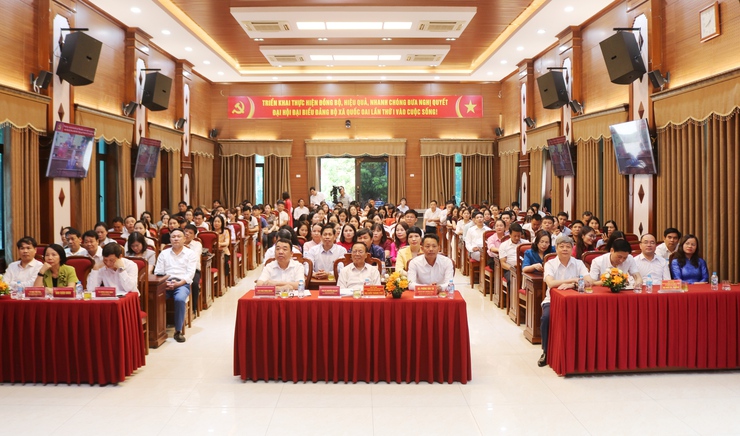 Thí sinh Nguyễn Phương Oanh xã Quốc Oai xuất sắc giành giải Nhì Hội thi Báo cáo viên, tuyên truyền viên giỏi Thành phố Hà Nội Năm 2026 - Cụm thi số 8- Ảnh 1.