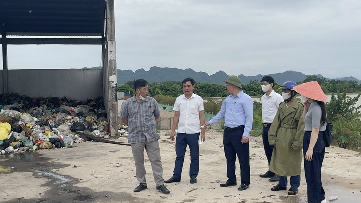 HĐND xã Hương Sơn giám sát công tác vệ sinh môi trường và xử lý rác thải trên địa bàn- Ảnh 2.