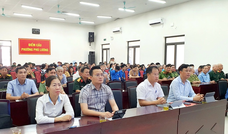 Phường Phú Lương ra quân hưởng ứng tháng hành động phòng, chống ma túy năm 2026: Quyết tâm xây dựng địa bàn không ma túy, phát huy sức mạnh toàn dân trong đấu tranh phòng, chống tệ nạn ma túy- Ảnh 1.