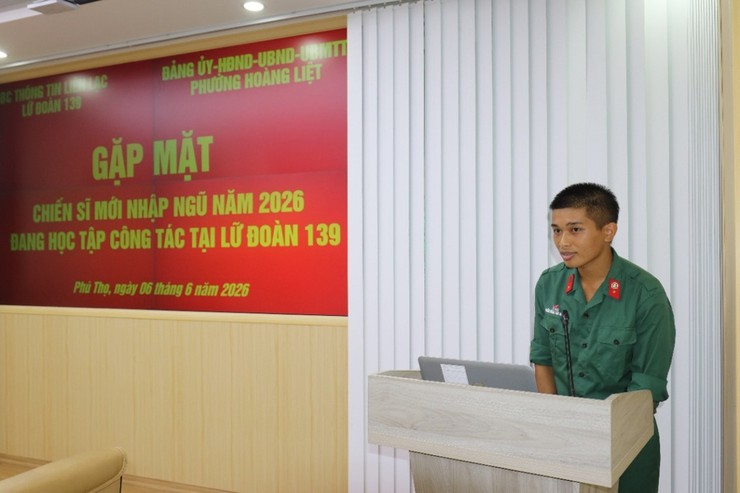 Đảng ủy - HĐND - UBND - Ủy ban MTTQ - Ban CHQS phường Hoàng Liệt thăm, động viên tân binh đang huấn luyện tại đơn vị- Ảnh 3.