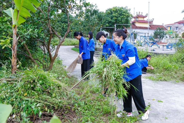 Tuổi trẻ Thượng Phúc lan tỏa ý thức bảo vệ môi trường từ những hành động thiết thực- Ảnh 2.