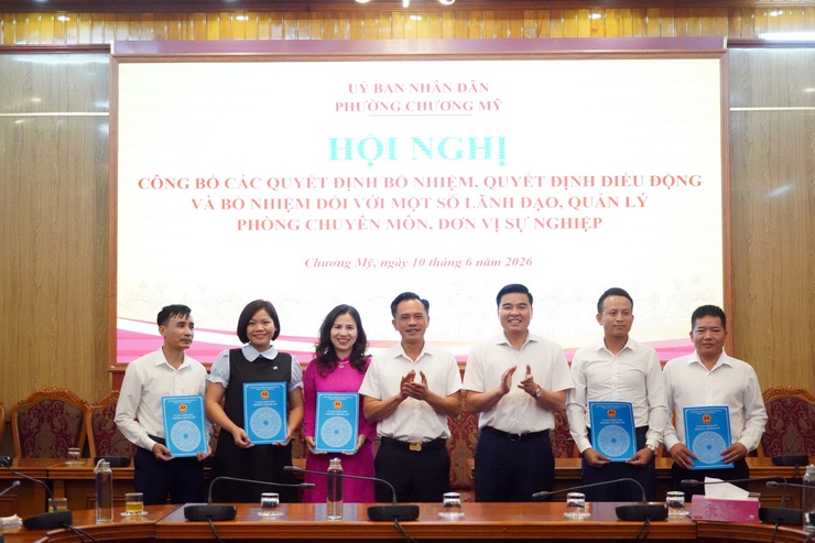 Phường Chương Mỹ trao quyết định bổ nhiệm, điều động và bổ nhiệm cán bộ lãnh đạo, quản lý- Ảnh 4.