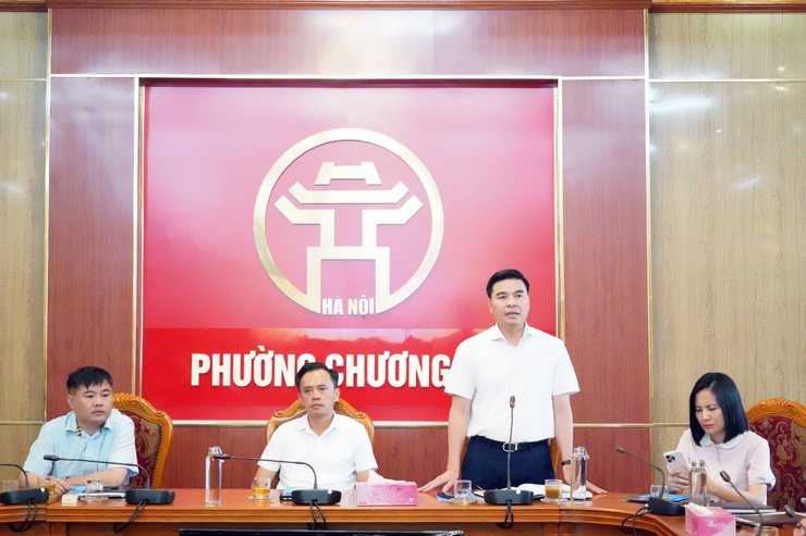 Phường Chương Mỹ trao quyết định bổ nhiệm, điều động và bổ nhiệm cán bộ lãnh đạo, quản lý- Ảnh 1.
