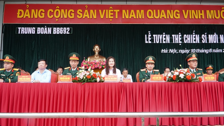 Lãnh đạo xã Đại Xuyên tham dự lễ tuyên thệ chiến sĩ mới của Trung đoàn Bộ binh 692- Ảnh 3.