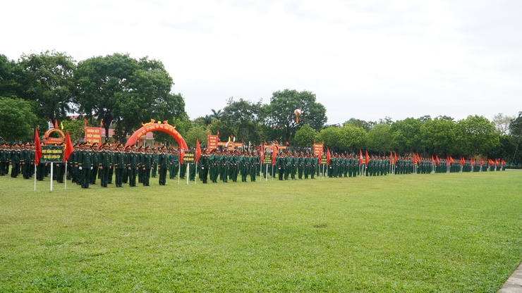 Lãnh đạo xã Đại Xuyên tham dự lễ tuyên thệ chiến sĩ mới của Trung đoàn Bộ binh 692- Ảnh 7.