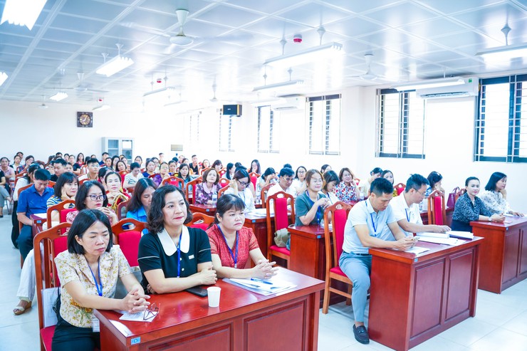 Lãnh đạo xã Thượng Phúc thăm, động viên Hội đồng coi thi và 581 thí sinh tại điểm thi Trường THPT Lý Tử Tấn- Ảnh 3.