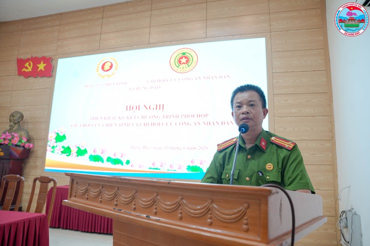 HỘI NGHỊ TRIỂN KHAI, KÝ KẾT CHƯƠNG TRÌNH PHỐI HỢP GIỮA HỘI CỰU CHIẾN BINH XÃ VÀ CHI HỘI CỰU CÔNG AN NHÂN DÂN XÃ HƯNG ĐẠO- Ảnh 2.