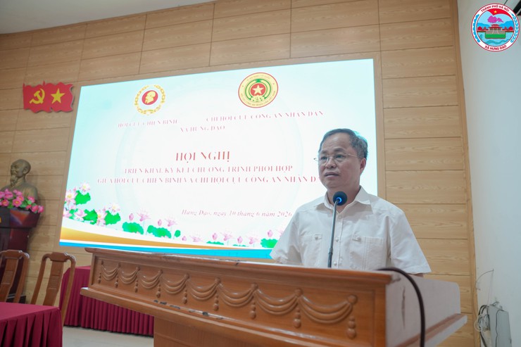 HỘI NGHỊ TRIỂN KHAI, KÝ KẾT CHƯƠNG TRÌNH PHỐI HỢP GIỮA HỘI CỰU CHIẾN BINH XÃ VÀ CHI HỘI CỰU CÔNG AN NHÂN DÂN XÃ HƯNG ĐẠO- Ảnh 3.