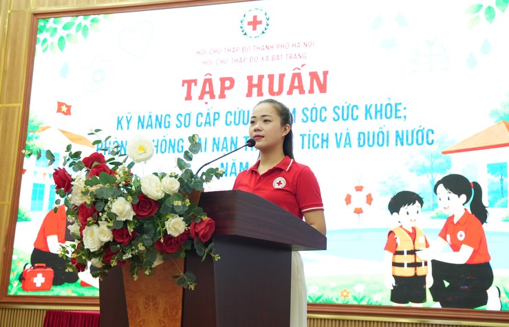 Hội Chữ thập đỏ xã Bát Tràng tập huấn Kỹ năng sơ cấp cứu, chăm sóc sức khoẻ; phòng, chống tai nạn thương tích và đuối nước năm 2026- Ảnh 1.