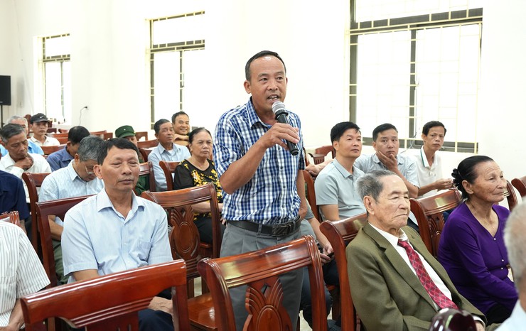 UBND xã Bát Tràng tổ chức hội nghị xin ý kiến về Đề án sáp nhập thôn trên địa bàn xã- Ảnh 1.