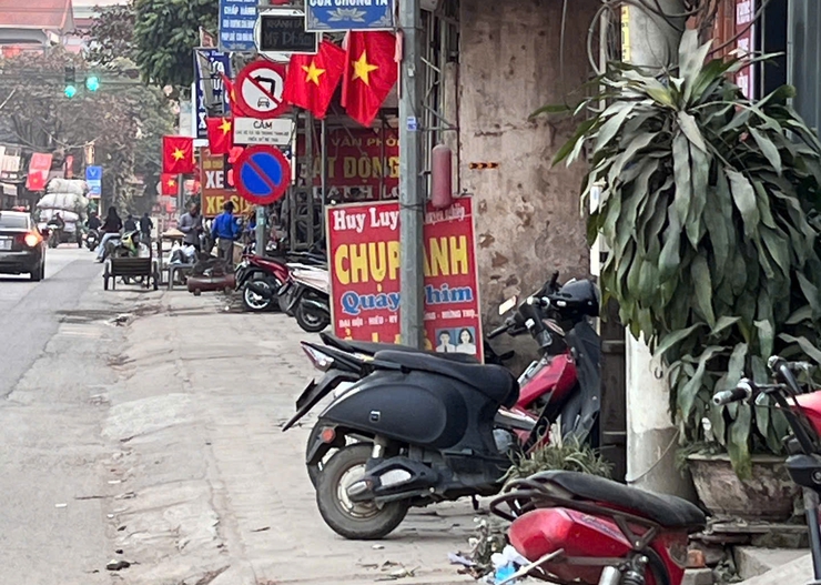 GIỮ VỈA HÈ THÔNG THOÁNG, QUỐC LỘ 21B AN TOÀN, VĂN MINH- Ảnh 2.