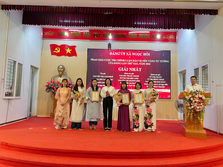 ĐẢNG ỦY XÃ NGỌC HỒI  TRAO THƯỞNG CUỘC THI CHÍNH LUẬN BẢO VỆ NỀN TẢNG TƯ TƯỞNG CỦA ĐẢNG LẦN THỨ SÁU VÀ SƠ KẾT CÔNG TÁC TUYÊN GIÁO, DÂN VẬN 6 THÁNG ĐẦU NĂM 2026- Ảnh 2.