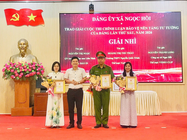 ĐẢNG ỦY XÃ NGỌC HỒI  TRAO THƯỞNG CUỘC THI CHÍNH LUẬN BẢO VỆ NỀN TẢNG TƯ TƯỞNG CỦA ĐẢNG LẦN THỨ SÁU VÀ SƠ KẾT CÔNG TÁC TUYÊN GIÁO, DÂN VẬN 6 THÁNG ĐẦU NĂM 2026- Ảnh 3.