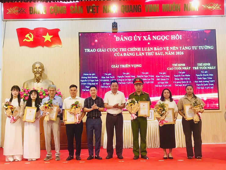 ĐẢNG ỦY XÃ NGỌC HỒI  TRAO THƯỞNG CUỘC THI CHÍNH LUẬN BẢO VỆ NỀN TẢNG TƯ TƯỞNG CỦA ĐẢNG LẦN THỨ SÁU VÀ SƠ KẾT CÔNG TÁC TUYÊN GIÁO, DÂN VẬN 6 THÁNG ĐẦU NĂM 2026- Ảnh 4.