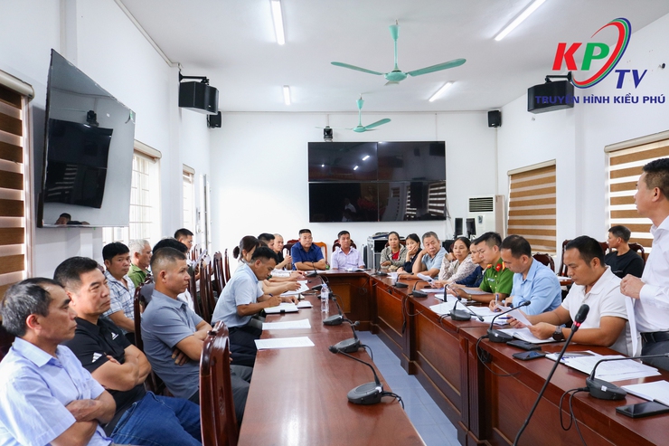 Xã Kiều Phú tổ chức hội nghị làm việc với các cơ sở giết mổ gia súc, gia cầm trên địa bàn xã để tuyên truyền, ký cam kết và hướng dẫn vệ sinh thú y cơ sở giết mổ tập trung tạm thời- Ảnh 1.