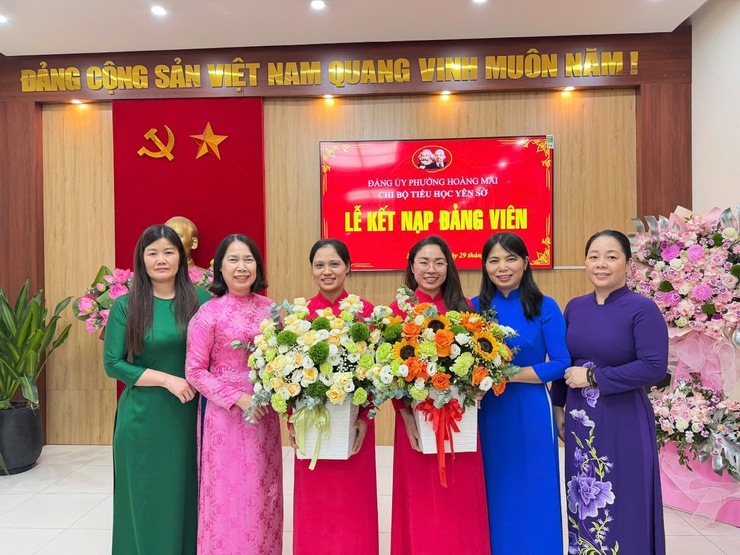Chi bộ trường Tiểu học Yên Sở tổ chức lễ Kết nạp đảng viên mới- Ảnh 5.
