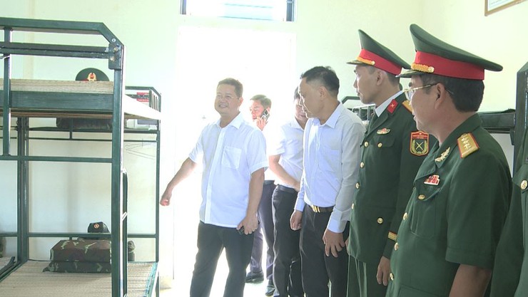 Phúc Lộc thăm, tặng quà động viên chiến sỹ mới tại Trung đoàn Bộ binh cơ giới 102- Ảnh 10.
