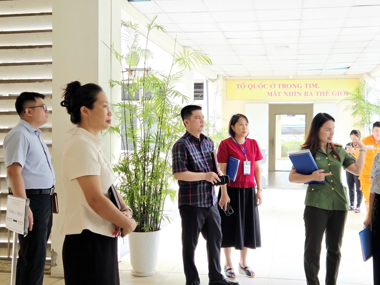 Phường Xuân Phương chủ động kiểm tra, rà soát công tác chuẩn bị Kỳ thi tốt nghiệp THPT năm 2026- Ảnh 1.