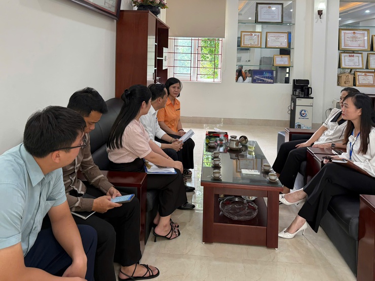 Xã Thiên Lộc tổ chức Đoàn đi kiểm tra cơ sở vật chất và tặng quà động viên 3 điểm thi tốt nghiệp THPT năm 2026 trên địa bàn xã.- Ảnh 8.