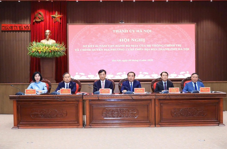 ĐẢNG BỘ, CHÍNH QUYỀN VÀ NHÂN DÂN PHƯỜNG GIẢNG VÕ  ĐƯỢC TẶNG BẰNG KHEN CÓ THÀNH TÍCH XUẤT SẮC TRONG TRIỂN KHAI VẬN HÀNH MÔ HÌNH CHÍNH QUYỀN ĐỊA PHƯƠNG 2 CẤP- Ảnh 1.