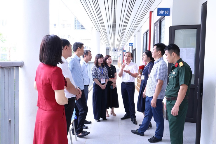 CÁC ĐỒNG CHÍ  LÃNH ĐẠO ĐẢNG ỦY – UBND, BAN CHỈ ĐẠO THI XÃ VÂN ĐÌNH KIỂM TRA, ĐỘNG VIÊN HỘI ĐỒNG THI TỐT NGHIỆP THPT NĂM 2026- Ảnh 3.