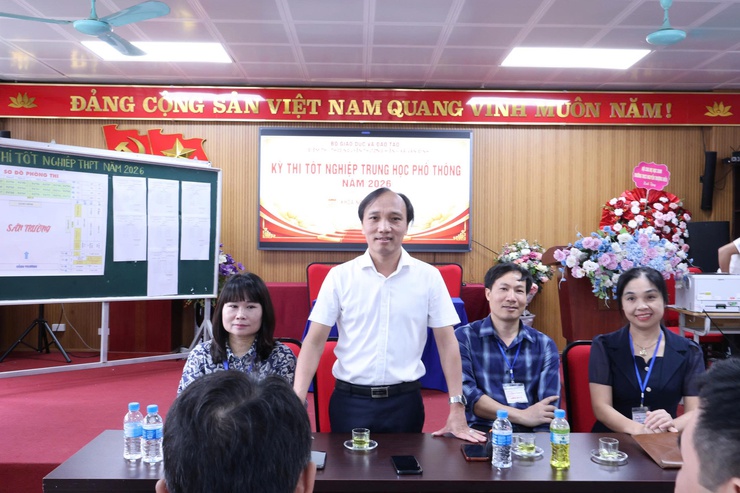 CÁC ĐỒNG CHÍ  LÃNH ĐẠO ĐẢNG ỦY – UBND, BAN CHỈ ĐẠO THI XÃ VÂN ĐÌNH KIỂM TRA, ĐỘNG VIÊN HỘI ĐỒNG THI TỐT NGHIỆP THPT NĂM 2026- Ảnh 1.