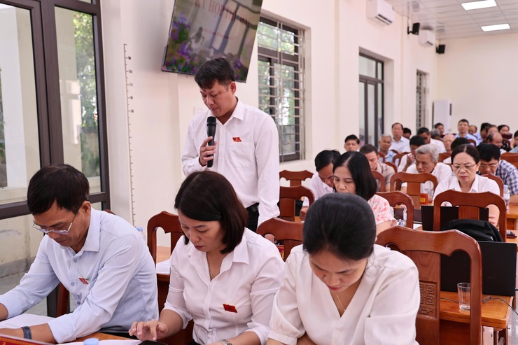 Phiên chất vấn tại kỳ họp thứ hai HĐND xã Hòa Xá khóa II: tập trung giải quyết những vấn đề dân sinh bức thiết- Ảnh 3.