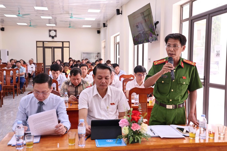 Phiên chất vấn tại kỳ họp thứ hai HĐND xã Hòa Xá khóa II: tập trung giải quyết những vấn đề dân sinh bức thiết- Ảnh 7.
