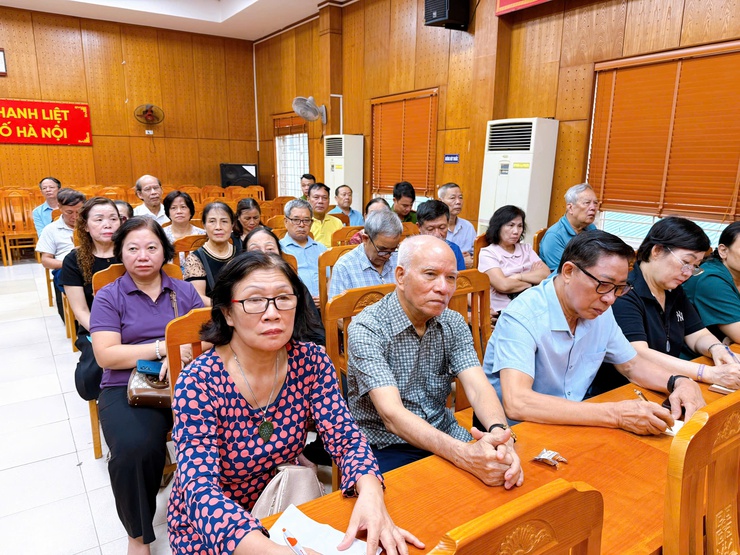 Nhiều ý kiến, kiến nghị của cử tri được nêu tại hội nghị tiếp xúc cử tri tổ đại biểu HĐND phường số 4- Ảnh 2.