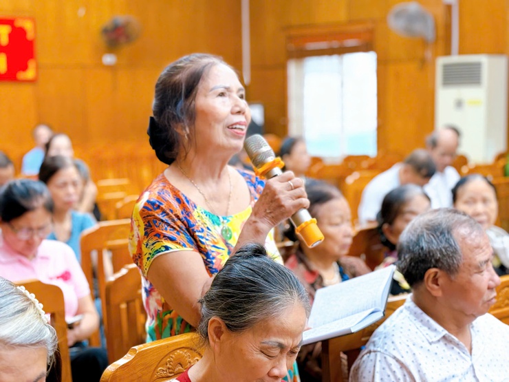 Nhiều ý kiến, kiến nghị của cử tri được nêu tại hội nghị tiếp xúc cử tri tổ đại biểu HĐND phường số 4- Ảnh 4.