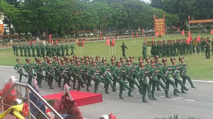 Xã Phú Xuyên tổ chức các đoàn thăm, động viên, tặng quà chiến sĩ mới năm 2026- Ảnh 3.