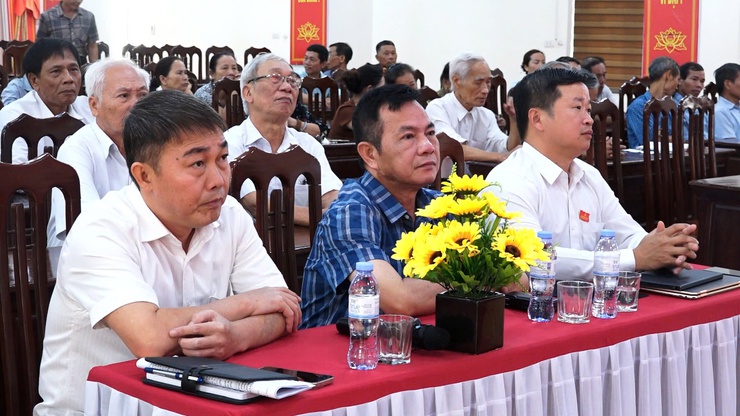 Tổ đại biểu số 5 Hội đồng nhân dân (HĐND) xã Dân Hòa đã có buổi tiếp xúc cử tri tại Hội trường Đảng Ủy - Ảnh 1.