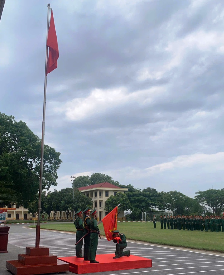 Xã Phú Xuyên tổ chức các đoàn thăm, động viên, tặng quà chiến sĩ mới năm 2026- Ảnh 8.