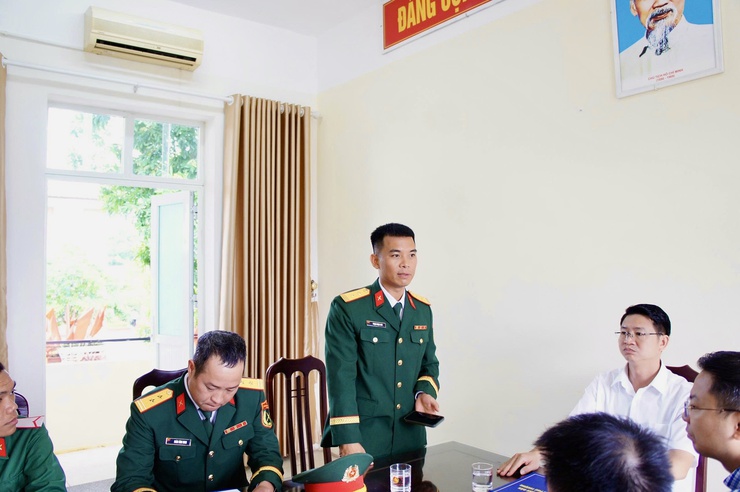 Lãnh đạo Phường Phú Thượng dự lễ tuyên thệ chiến sĩ mới năm 2026 tại Lữ đoàn Pháo binh 45 thuộc Bộ Tư lệnh Pháo binh - Tên lửa- Ảnh 6.