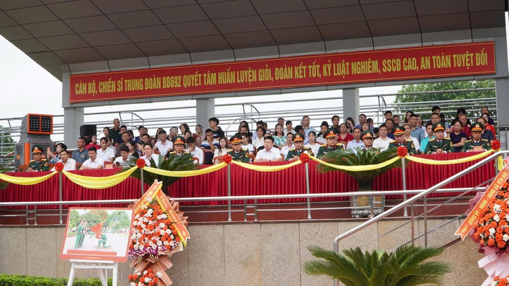 Xã Phú Xuyên tổ chức các đoàn thăm, động viên, tặng quà chiến sĩ mới năm 2026- Ảnh 2.